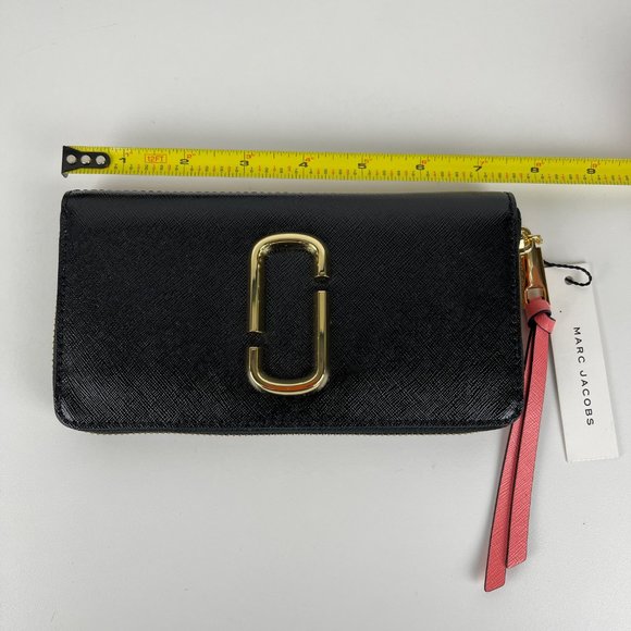 Marc Jacobs Handbags - New Marc Jacobs Snapshot Saffiano Leather Black + Pink Zip Wallet